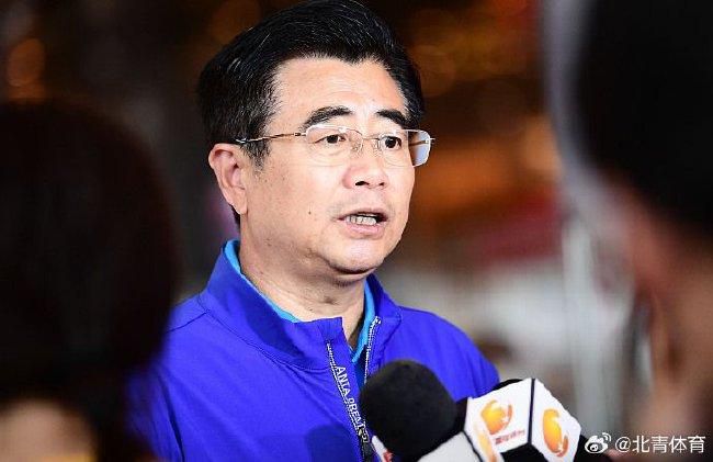 再说，大家多数对克洛伊都心有不满，只是一直以来只能屈于她的淫威。